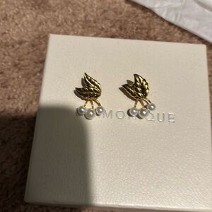 Elizabeth Taylor pierced earrings